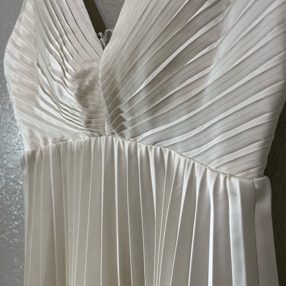 Abercrombie & Fitch Plunge V-Neck Pleated Satin Mini Dress NWT Size Large - Picture 4 of 9